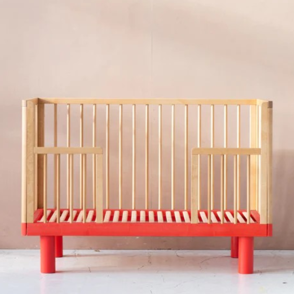 KARL & FRIC Nox cot 120 x 60cm natural wood and red inc conversion rail