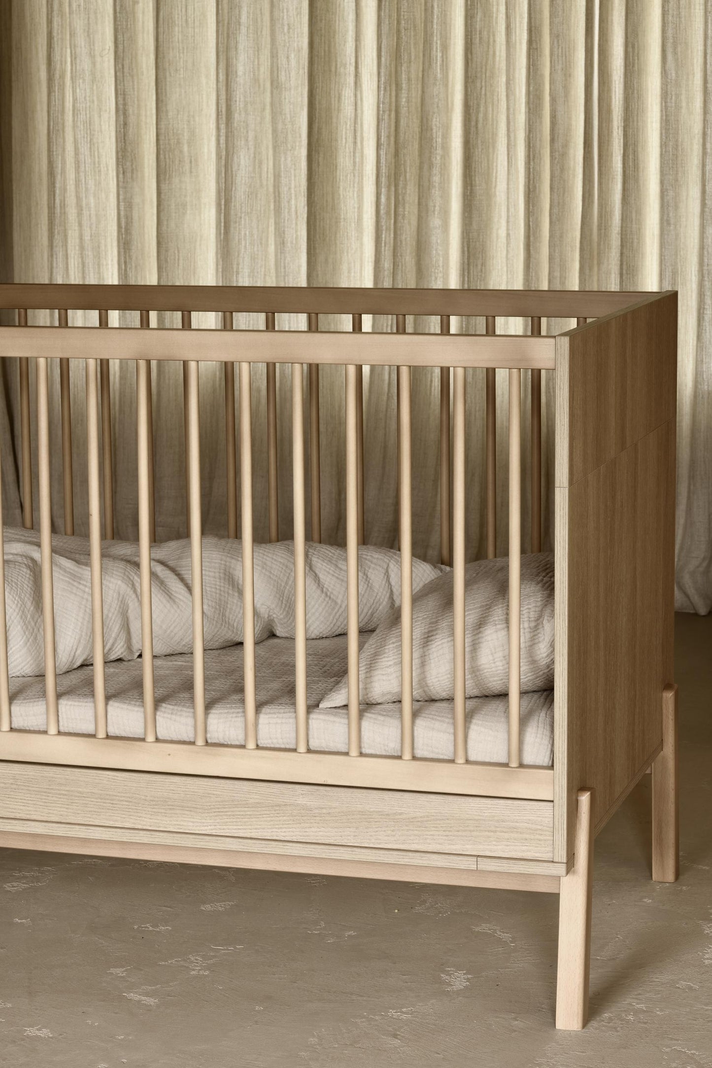 Quax Ashi Convertible Cot Bed 140 x 70 cm Honey Ash