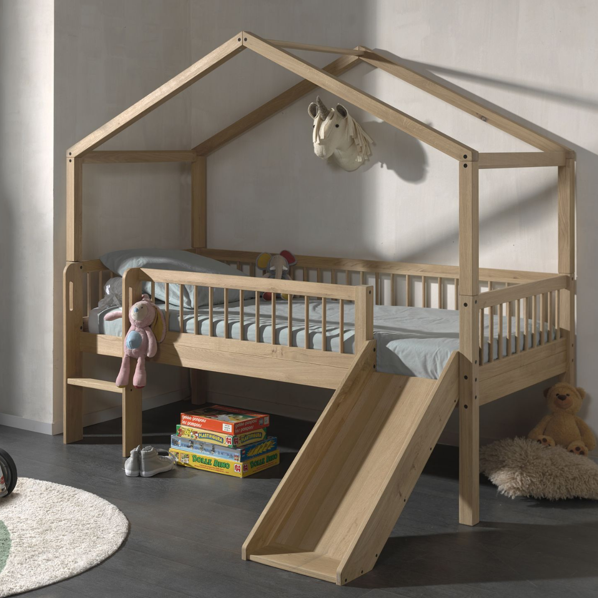 VIPACK FORREST European single house bed with slide 90 x 200cm oak