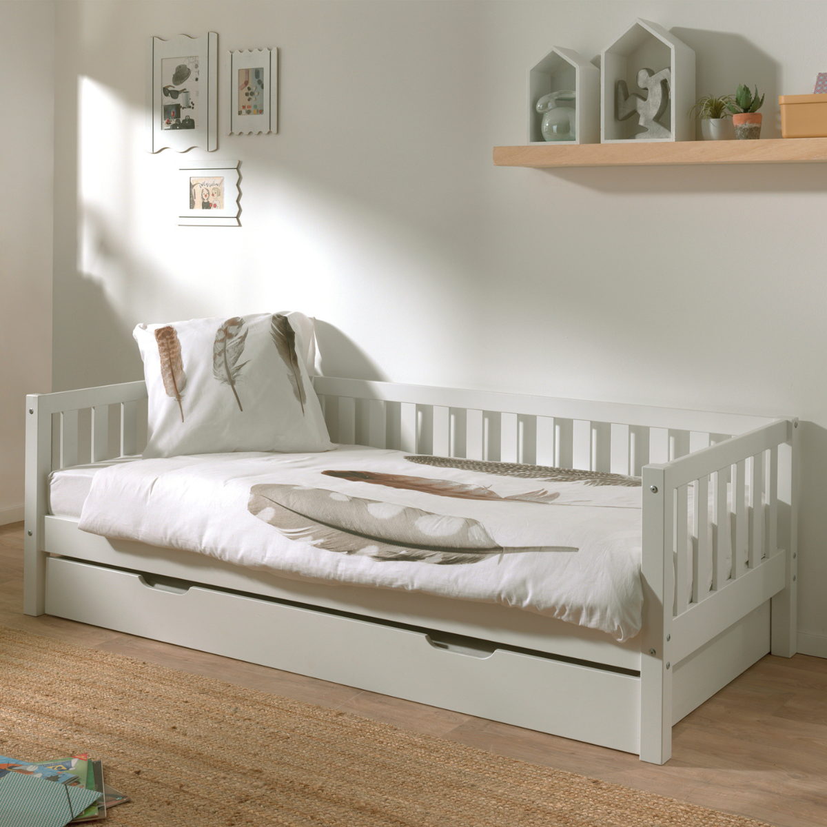 VIPACK FRITZ white day bed with optional under-bed storage drawer in kids bedroom
