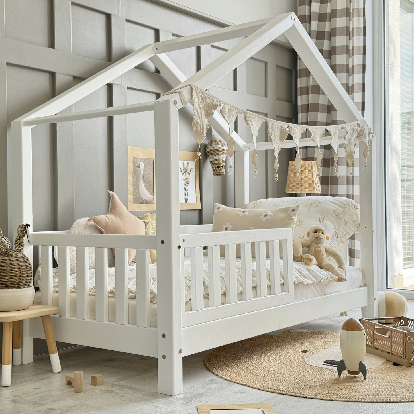 Luletto house bed with fence barrier 90 x 190cm white