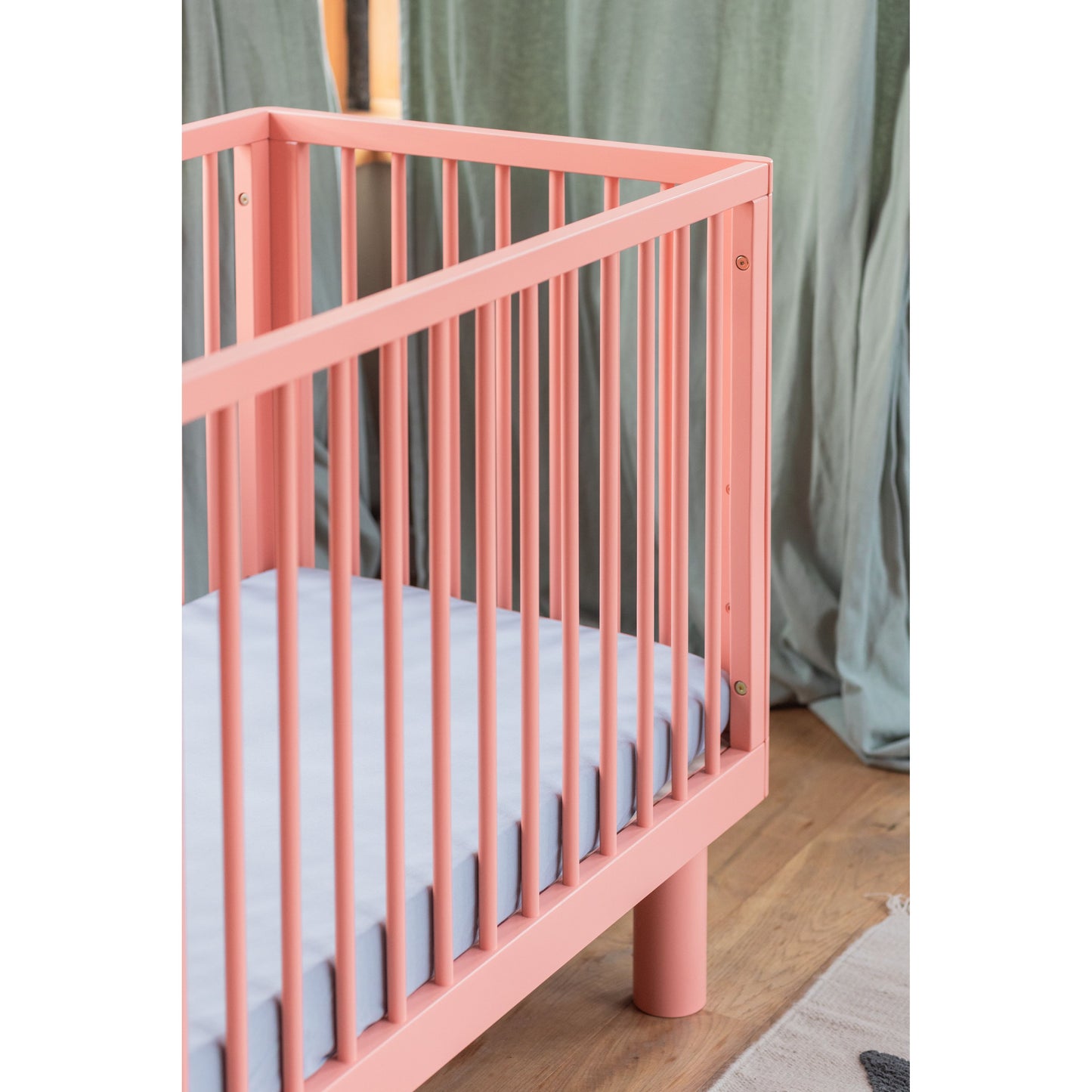 KARL & FRIC Nox cot 120 x 60cm pink inc conversion rail