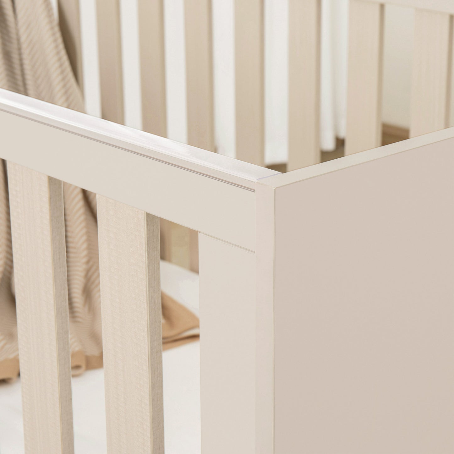 Babymore Dante Cot Bed 140 x 70 cm Cashmere