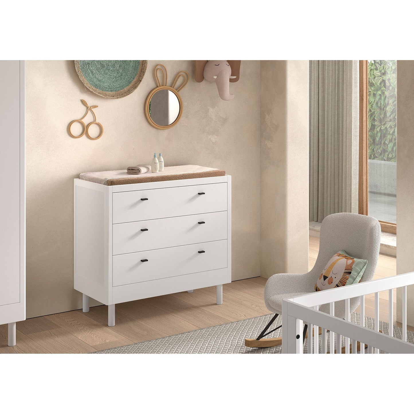 VIPACK JAXX FORREST 3 piece room set with 3 drawer chest white