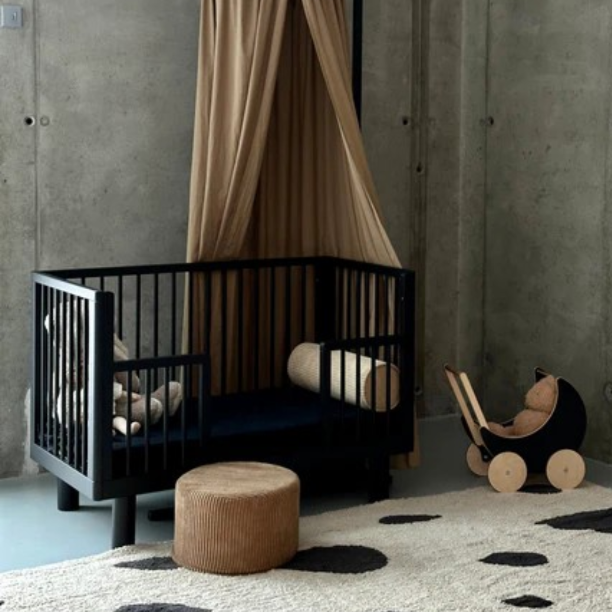 KARL & FRIC Nox cot 120 x 60cm black satin inc conversion rail