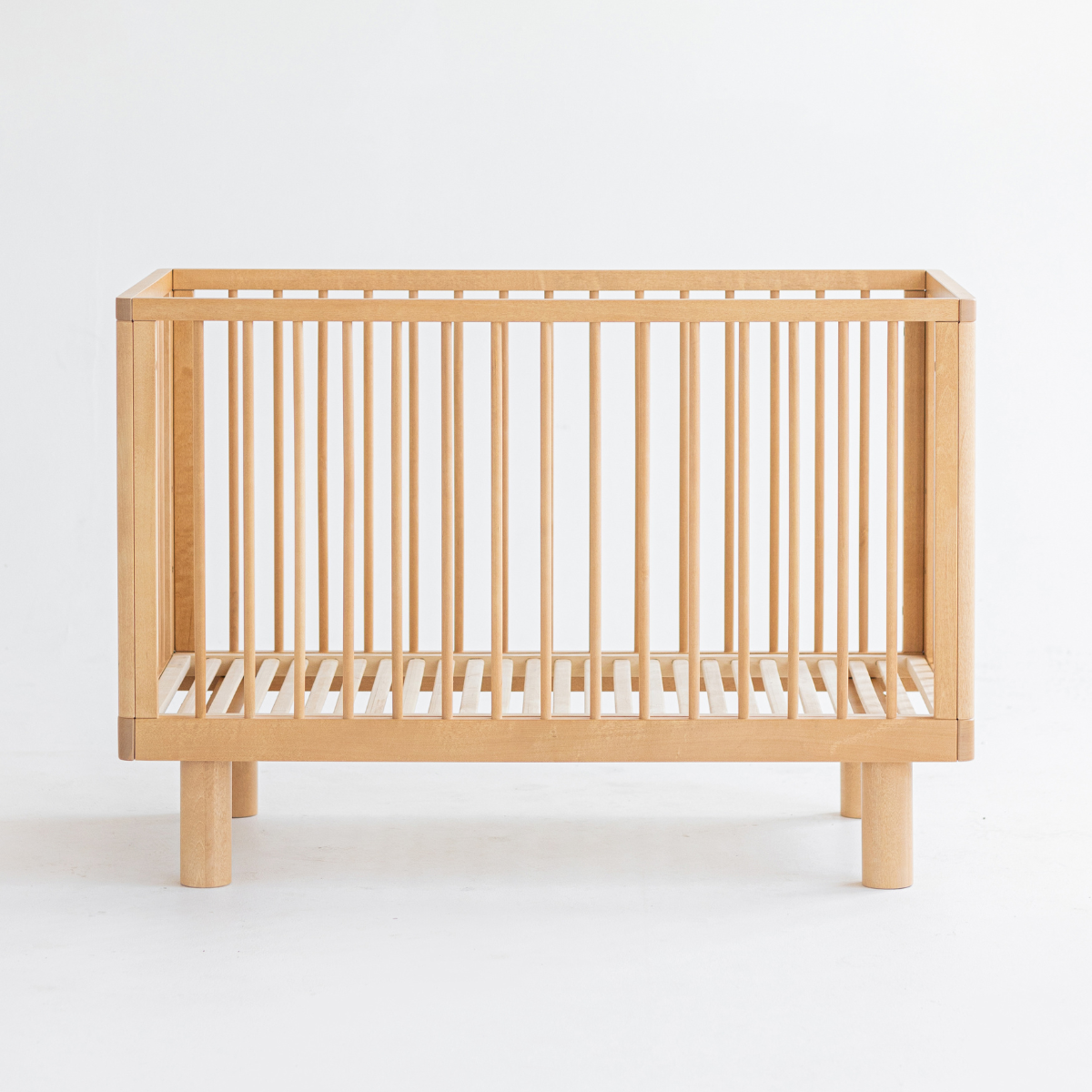 KARL & FRIC Nox cot 120 x 60cm natural wood inc conversion rail
