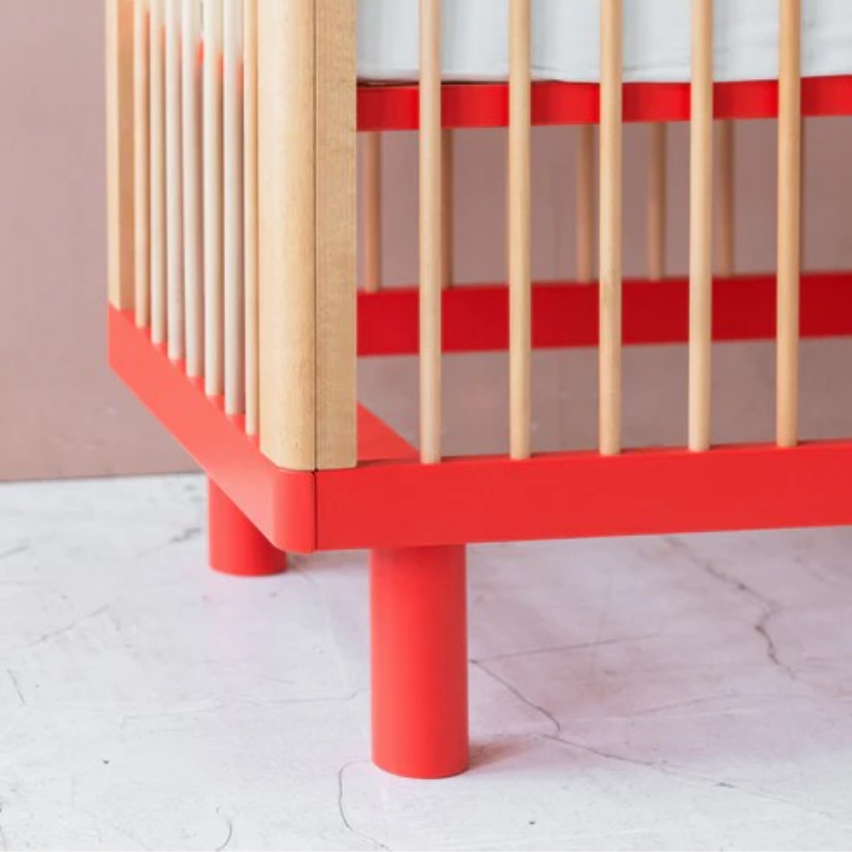 KARL & FRIC Nox cot 120 x 60cm natural wood and red inc conversion rail