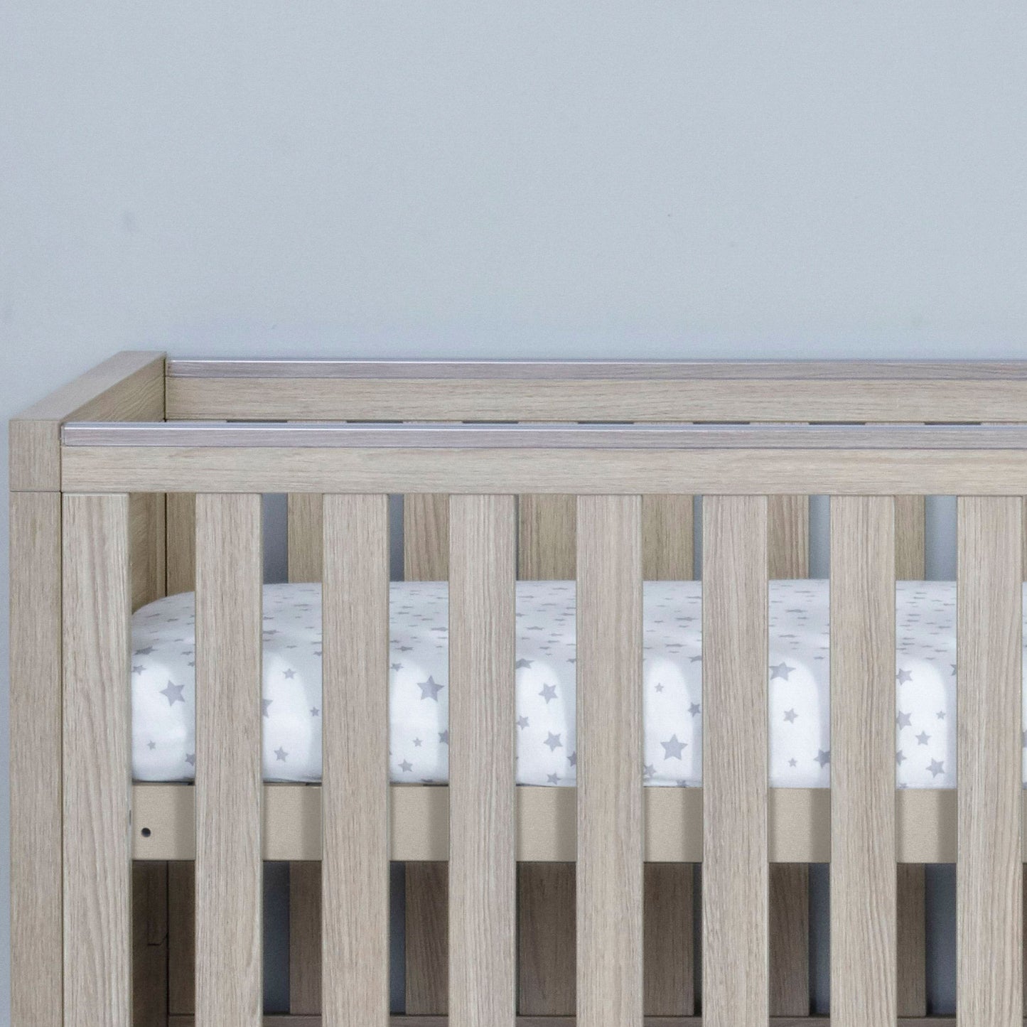 Babymore Luno Cot Bed 140 x 70cm Oak with drawer