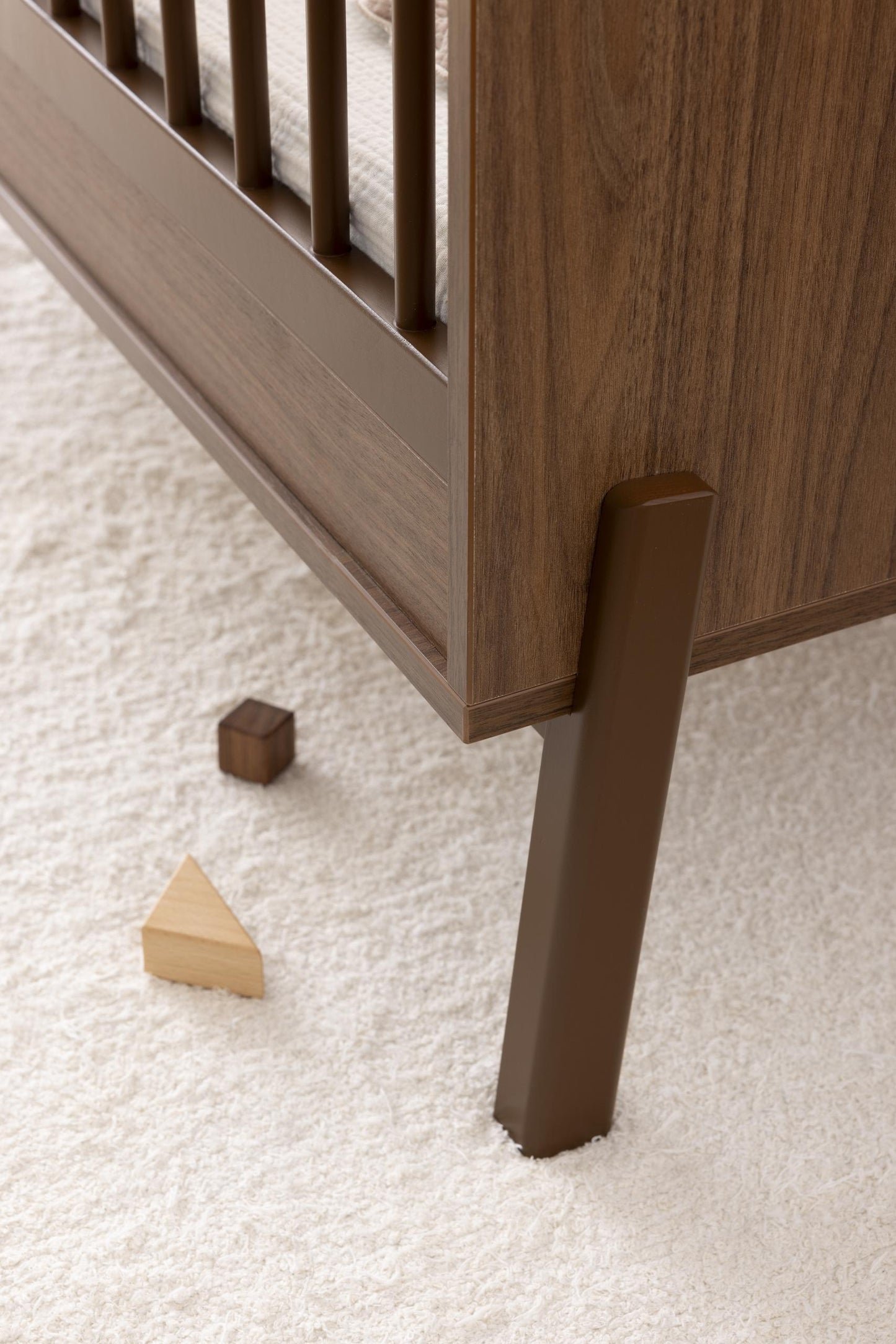 Quax Ashi Convertible Cot Bed 140 x 70 cm Chestnut