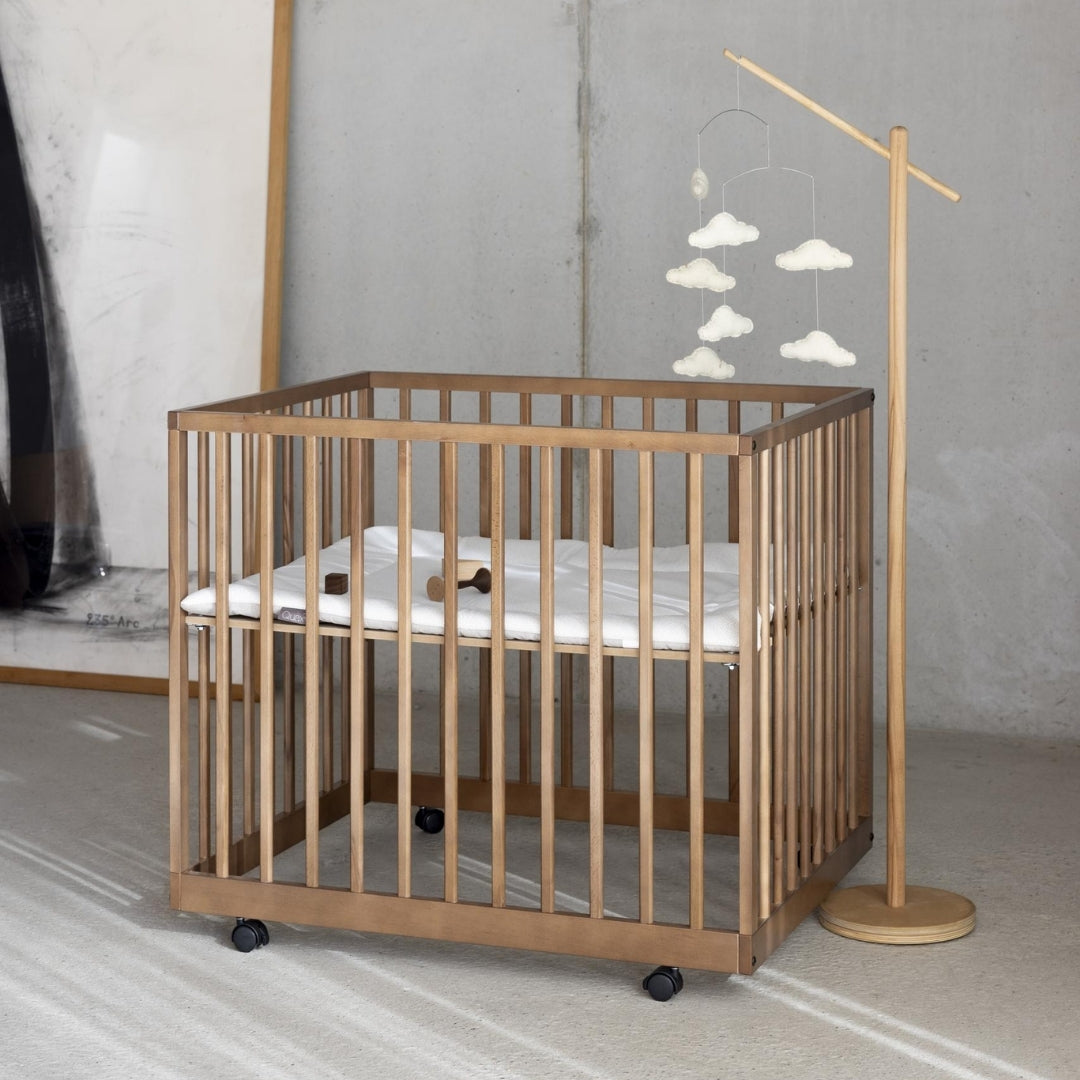 Quax Wooden Stand