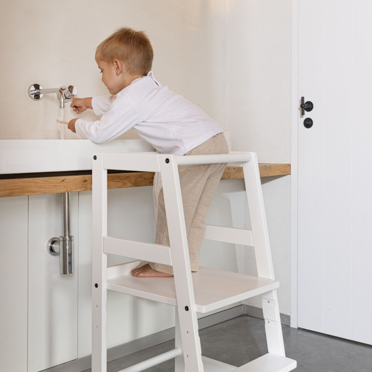 VIPACK JAXX FORREST learning tower white