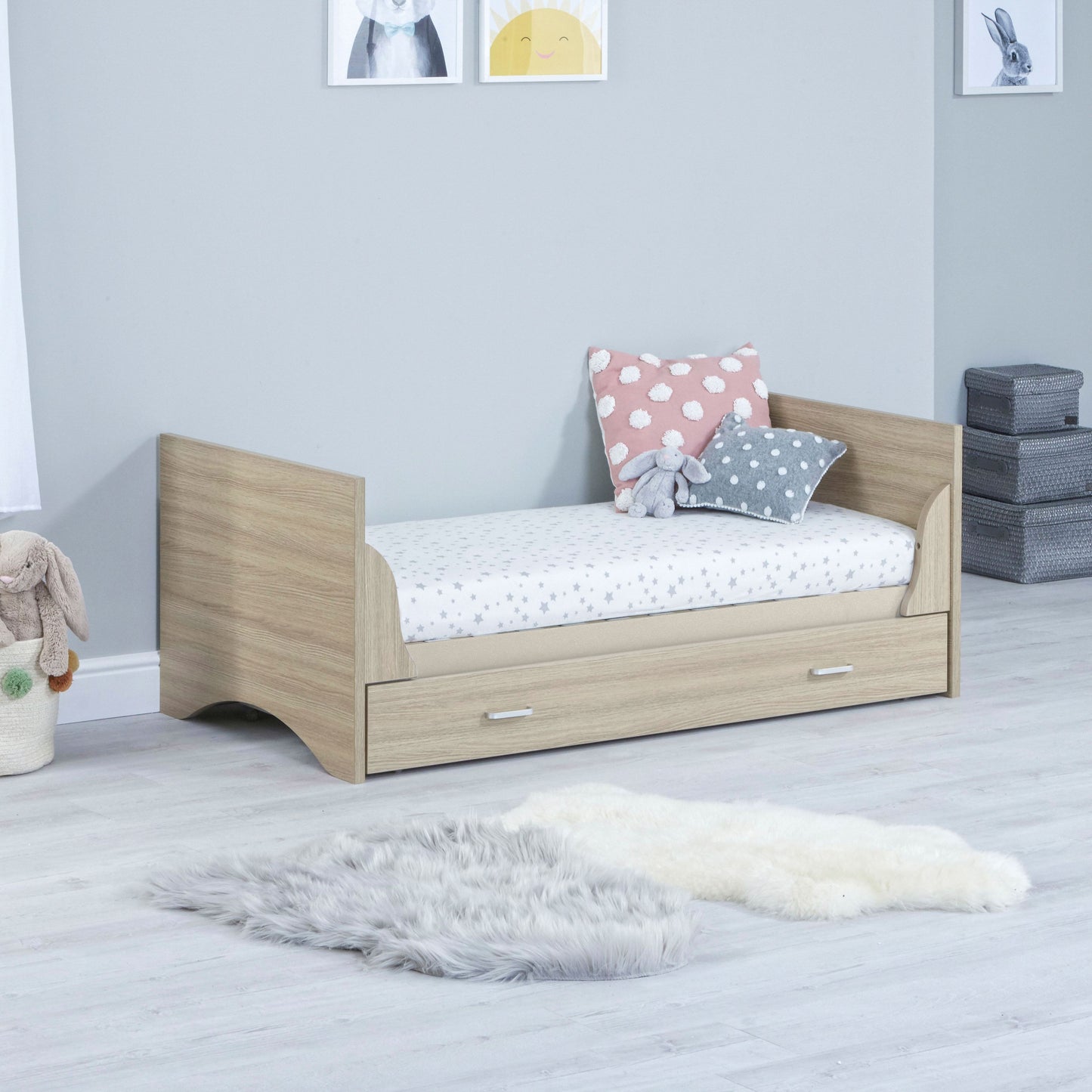 Babymore Veni Cot Bed 140 x 70cm Oak with drawer
