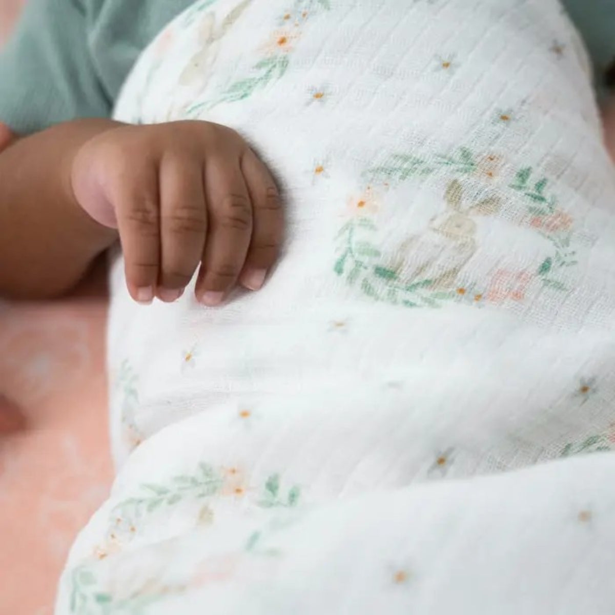 aden + anais Essentials Cotton Muslin Swaddle Blankets 4 Pack – Blushing Bunnies
