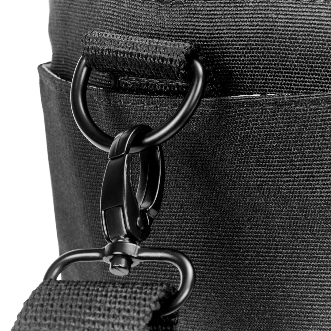 removable shoulder strap of apramo stroller organiser attached to bag