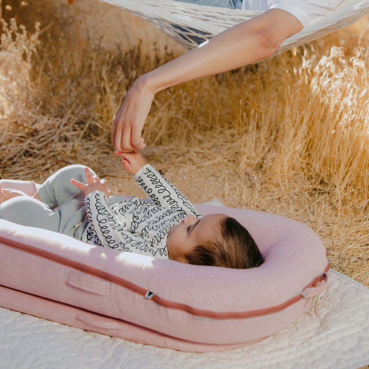 DockATot Deluxe+ Baby Dock – Ginger Chambray