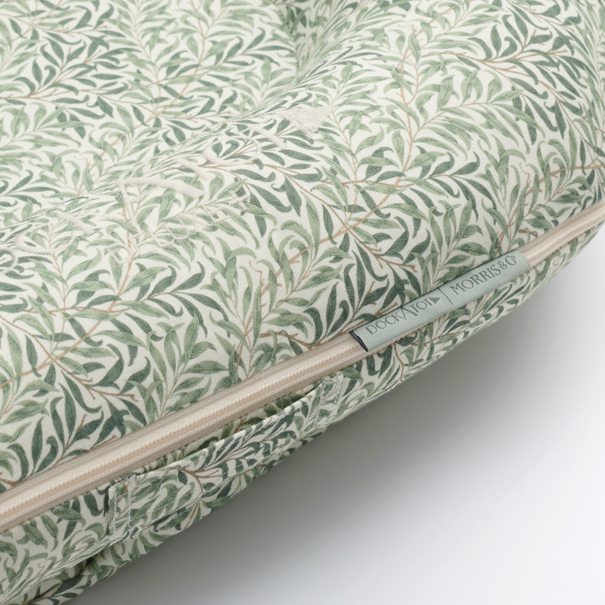 DockATot Deluxe+ Baby Dock – William Morris Willow Boughs