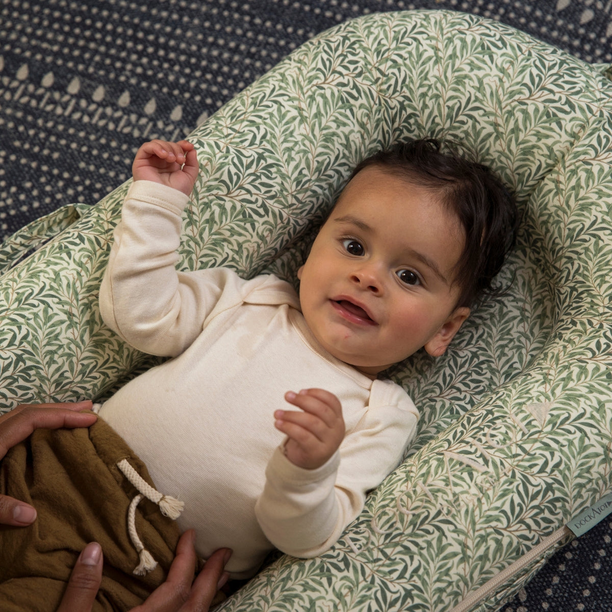DockATot Deluxe+ Baby Dock – William Morris Willow Boughs