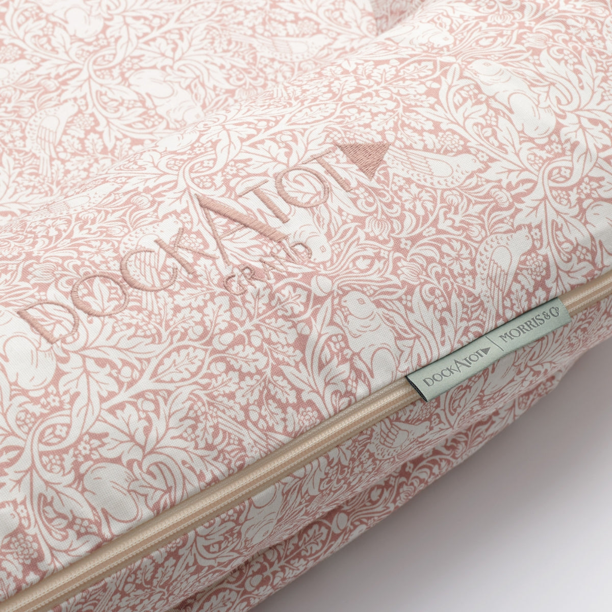 DockATot Grand Toddler Dock – William Morris Brer Rabbit