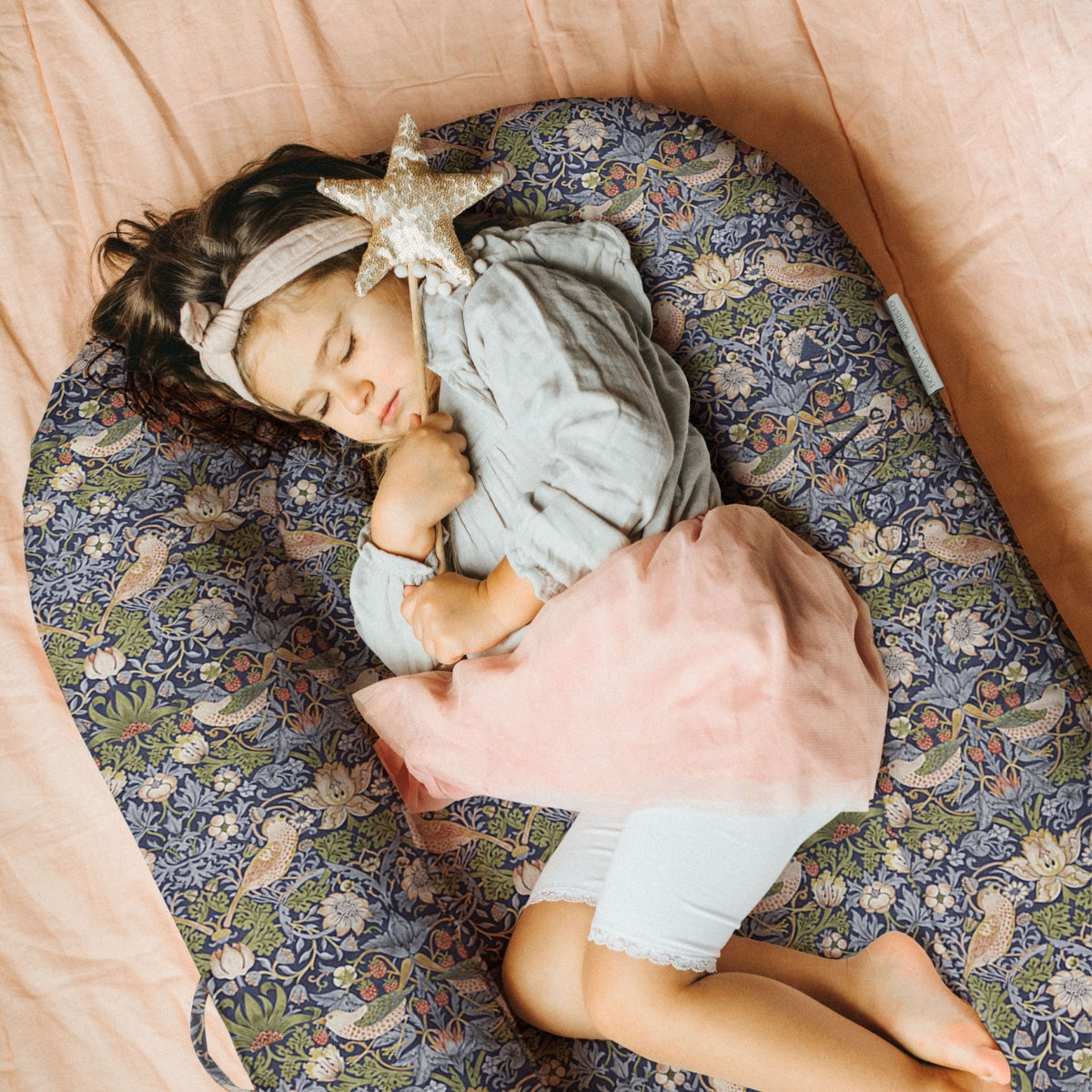 DockATot Grand Toddler Dock – William Morris Strawberry Thief