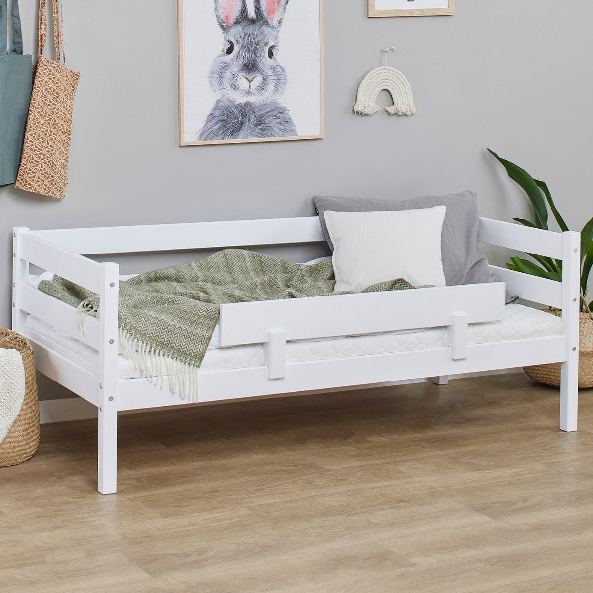 Hoppekids ECO Comfort junior bed 160 x 70cm white inc bed guard